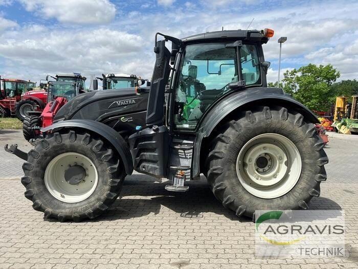 Valtra T 214 D 1B8 Tractors