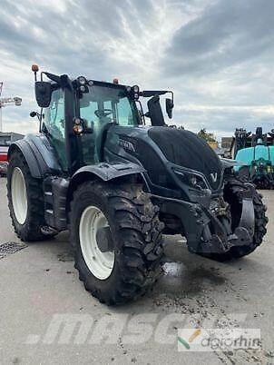 Valtra T234 VERSU Tractors