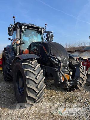 Valtra T235 Diect Tractors