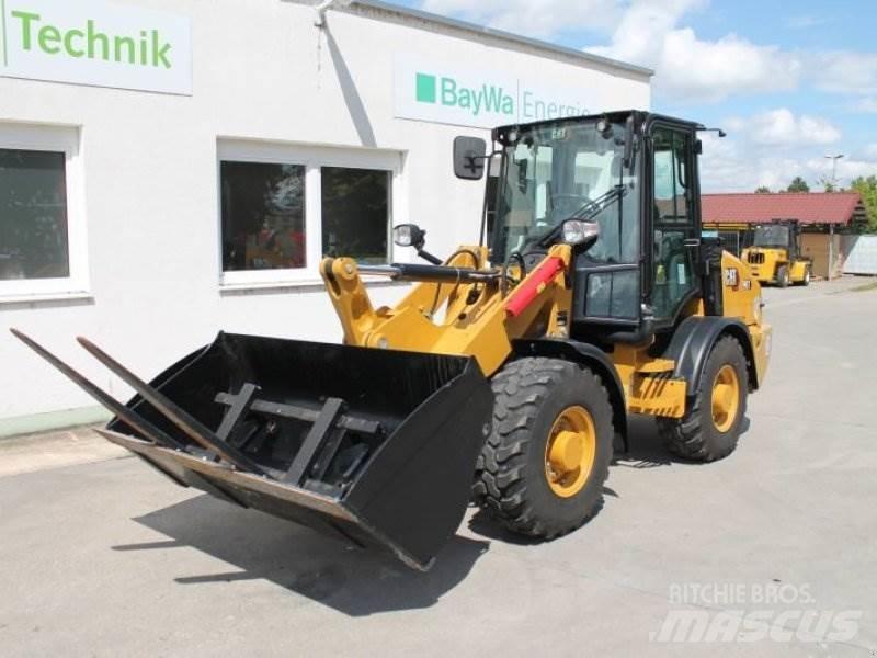CAT 907 Wheel loaders