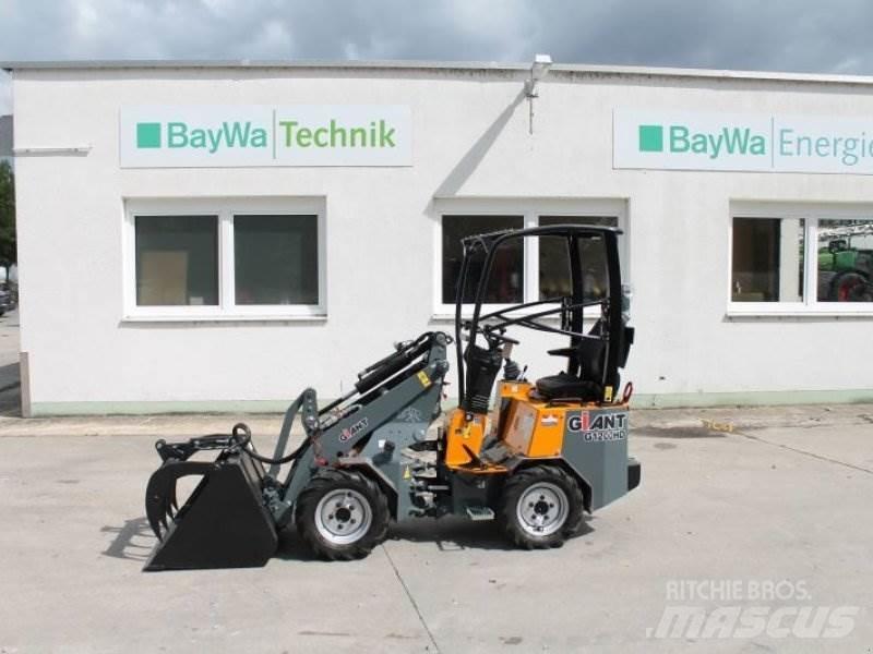 GiANT G 1200 Skid steer loaders