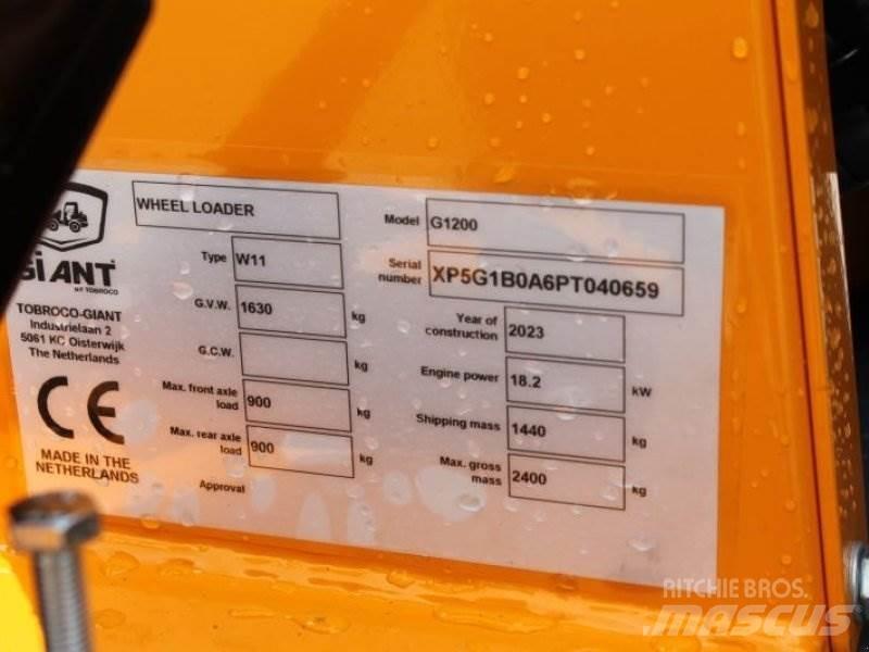 GiANT G 1200 Skid steer loaders