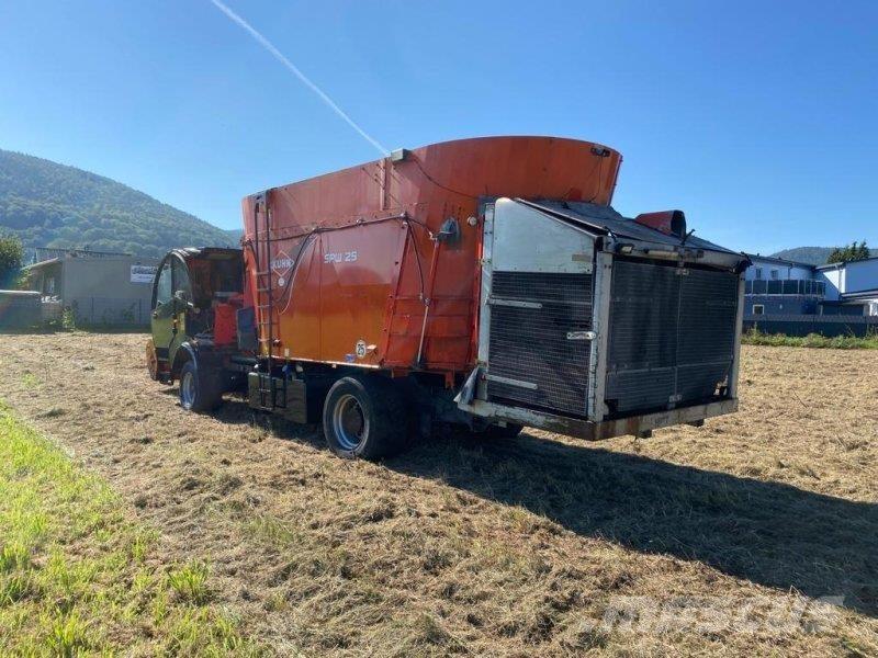 Kuhn SPW 25 Mixer feeders