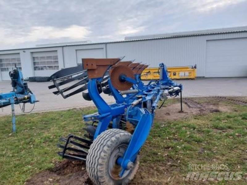 Överum 5 Schar Conventional ploughs