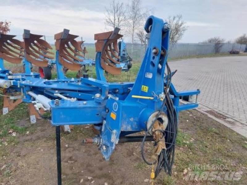 Överum 5 Schar Conventional ploughs