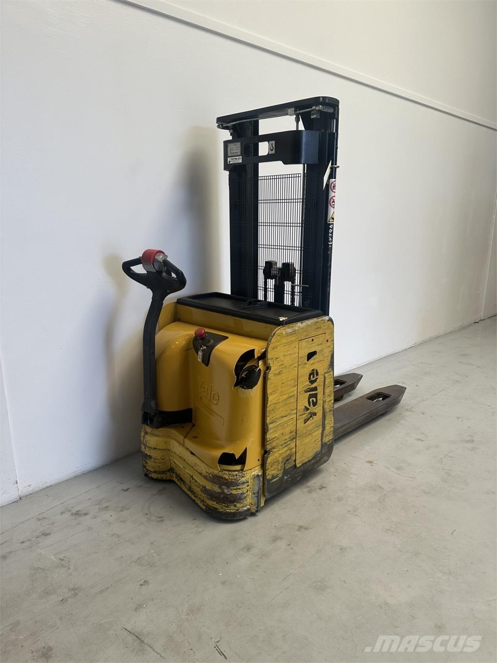 Tektra CPD35-XC4 Electric forklift trucks