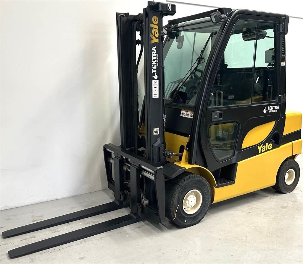 Yale GDP25LX Diesel trucks