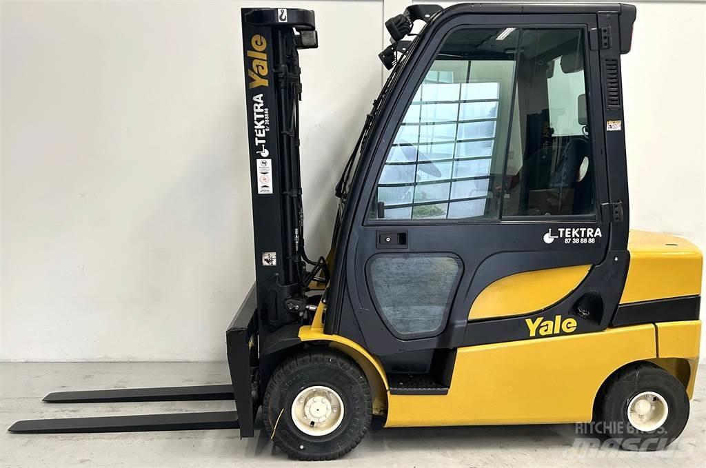 Yale GDP25LX Diesel trucks