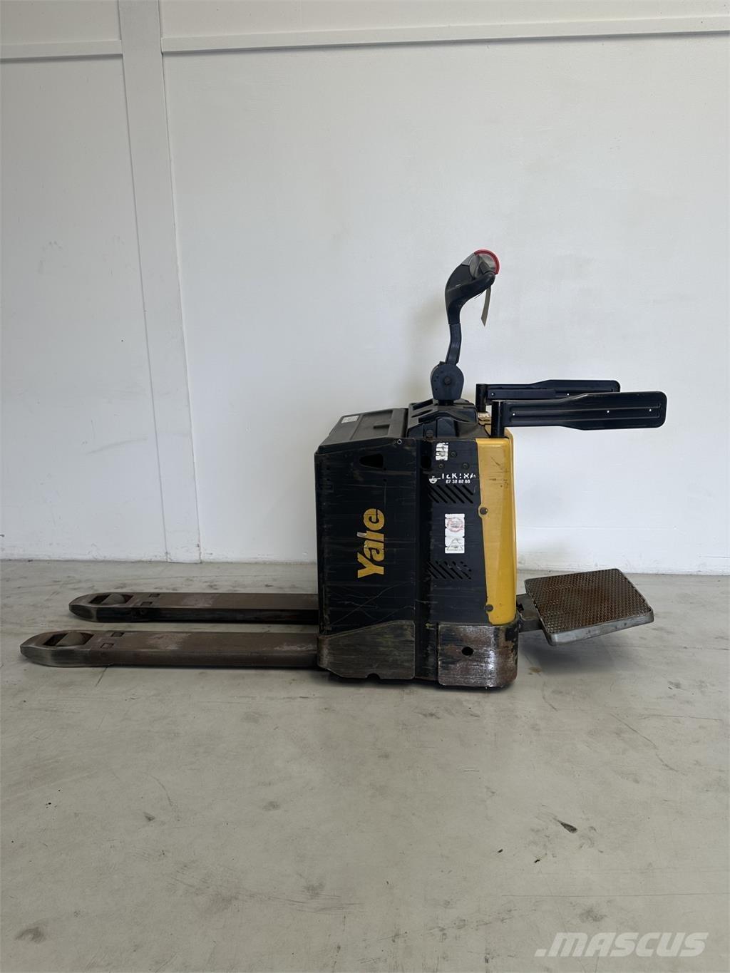 Yale MP20X FBW - 400 AH Low lifter with platform