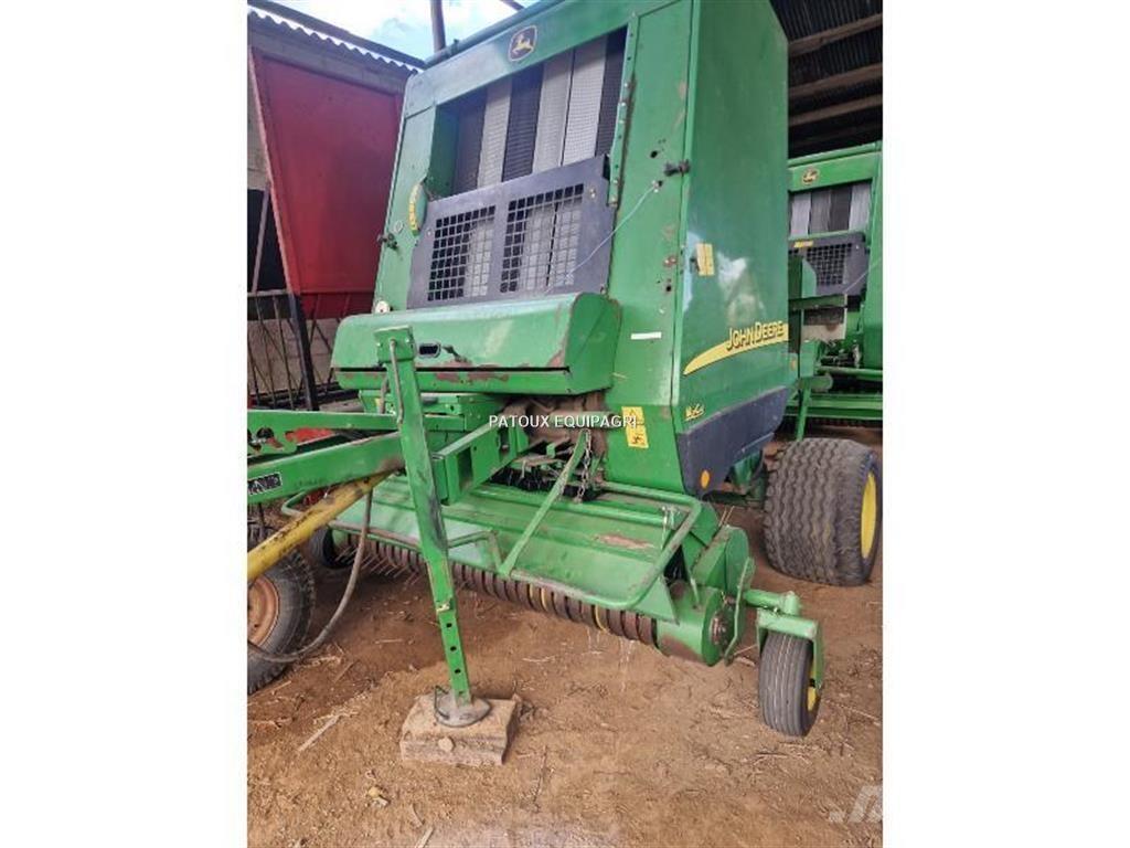 John Deere 592 Round balers