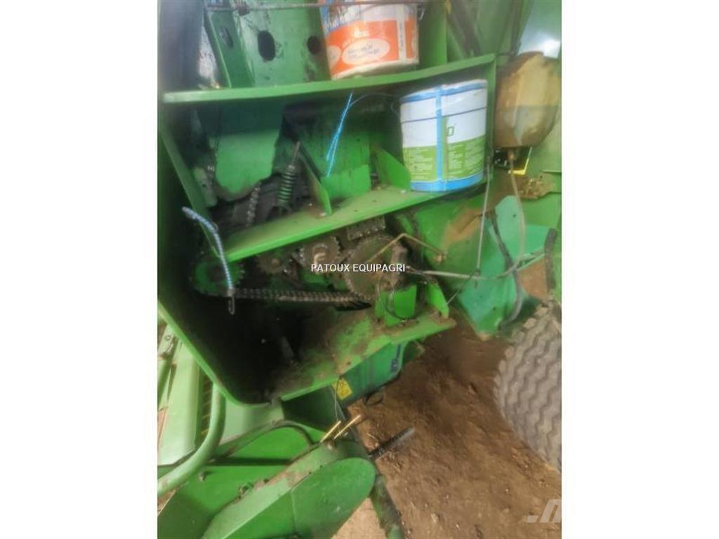 John Deere 592 Round balers