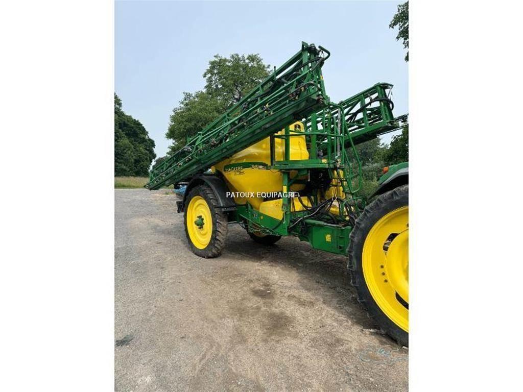 John Deere 840 Trailed sprayers