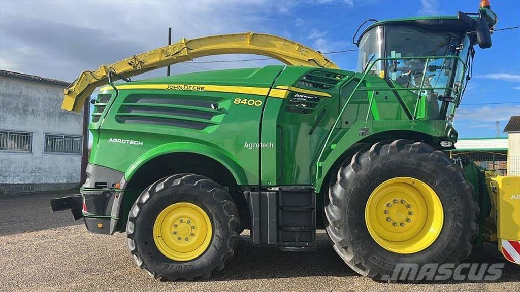 John Deere 8400 Forage harvesters