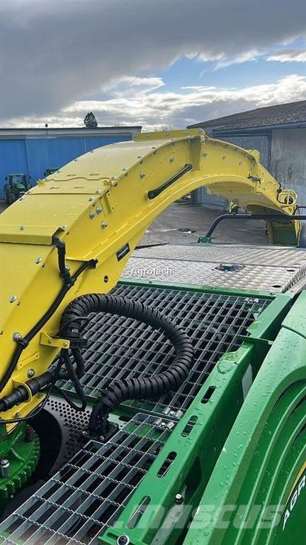 John Deere 8400 Forage harvesters