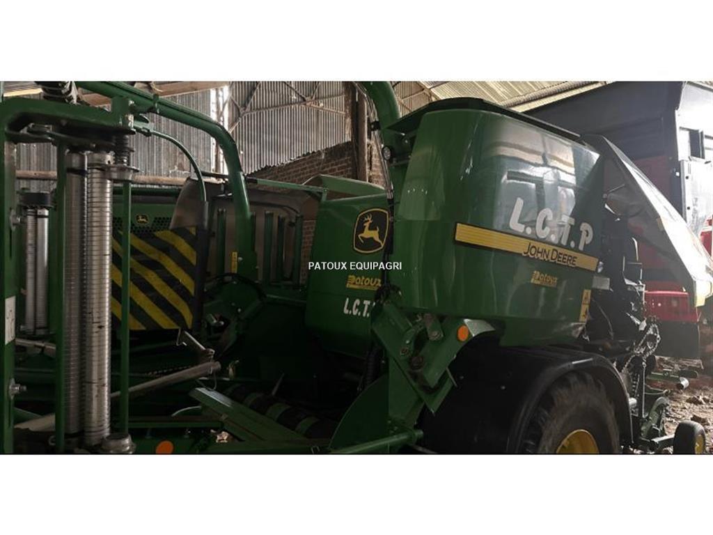 John Deere C441R Round balers