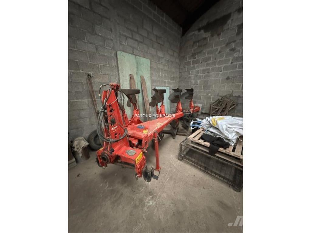 Kuhn MASTER 100 Conventional ploughs