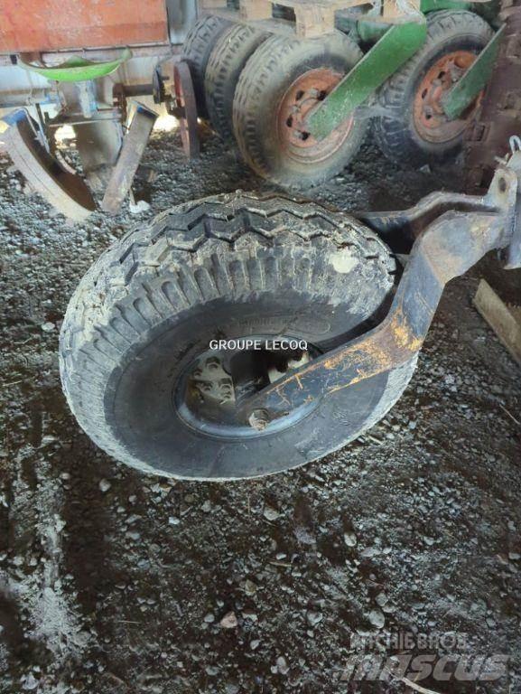 Kuhn VM 180 Conventional ploughs