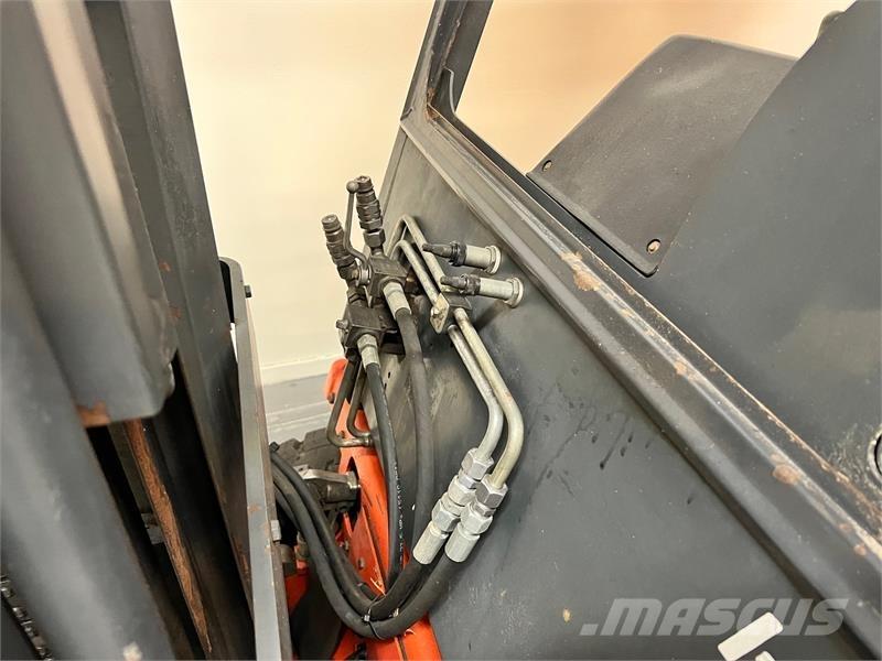 Linde N.V.T. Electric forklift trucks