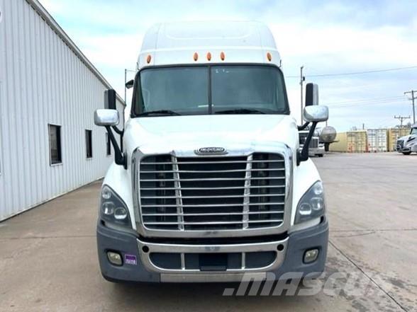 Freightliner CASCADIA 113 Tractor Units