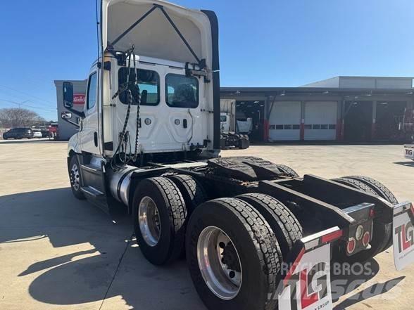 Freightliner CASCADIA 126 Tractor Units