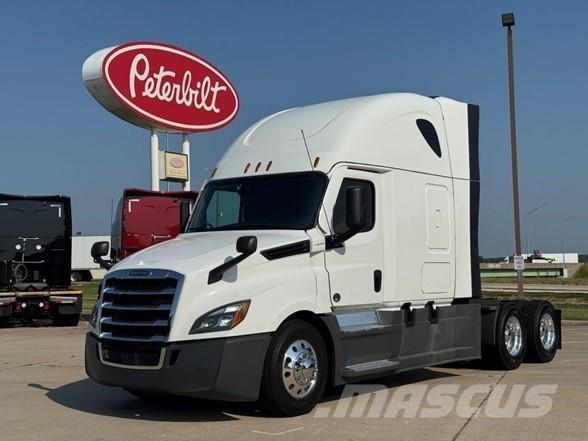 Freightliner CASCADIA 126 Tractor Units