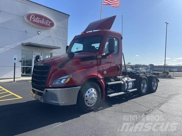 Freightliner CASCADIA 126 Tractor Units