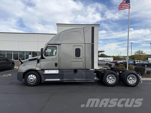 Freightliner CASCADIA 126 Tractor Units