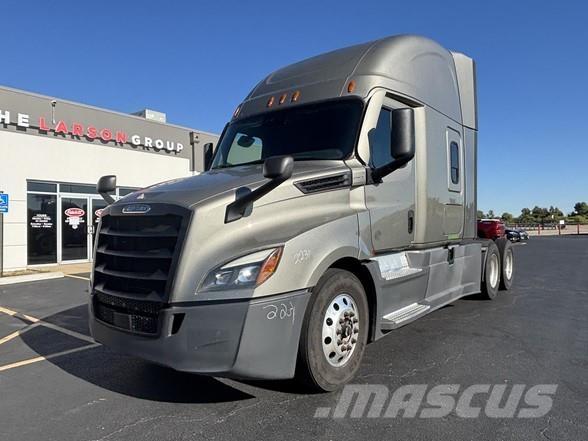 Freightliner CASCADIA 126 Tractor Units