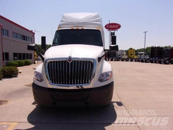 International LT Tractor Units