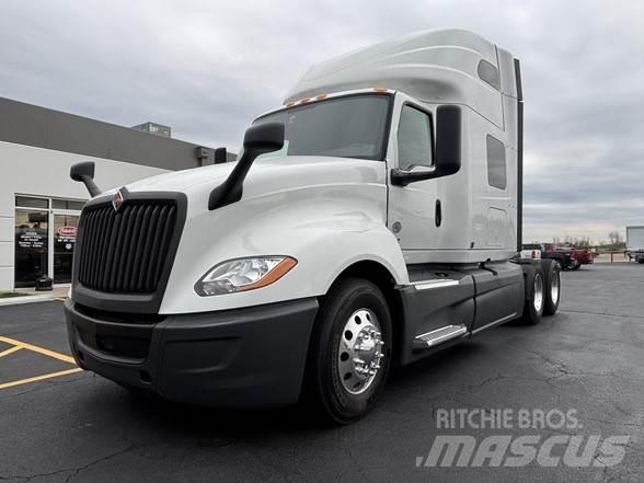 International LT Tractor Units
