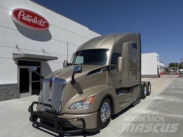 Kenworth T680 Tractor Units