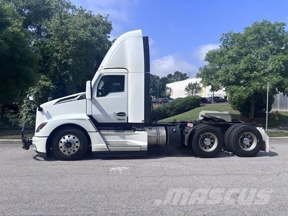 Kenworth T680 Tractor Units