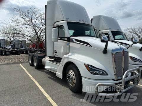 Kenworth T680 Tractor Units