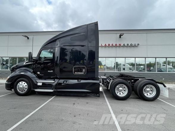 Kenworth T680 Tractor Units