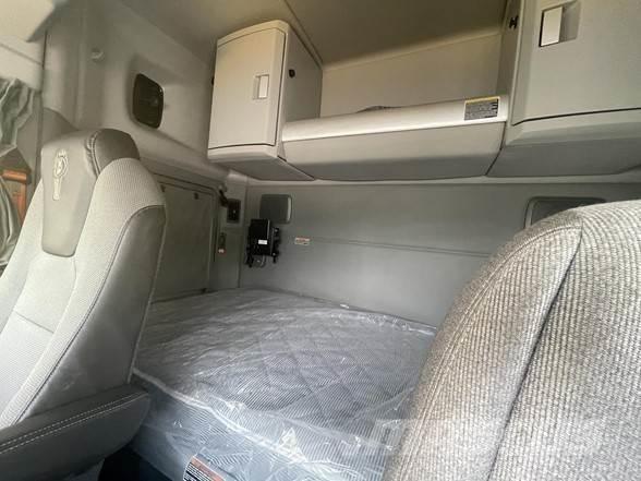 Kenworth T680 Tractor Units