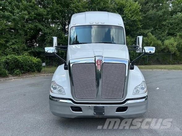 Kenworth T680 Tractor Units
