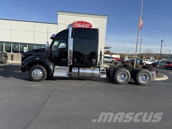 Kenworth T880 Tractor Units