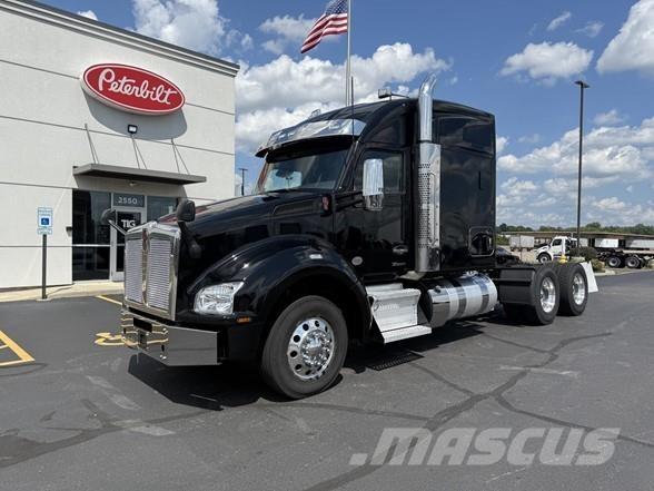 Kenworth T880 Tractor Units