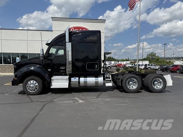 Kenworth T880 Tractor Units