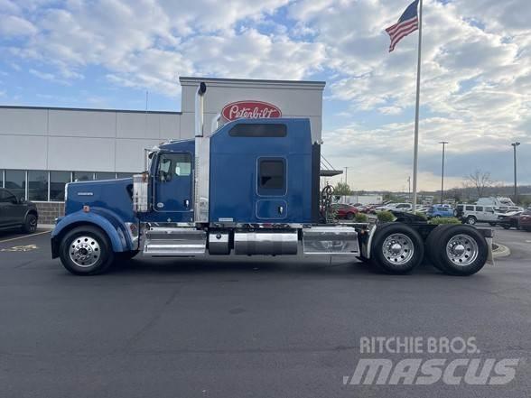 Kenworth W900 Tractor Units