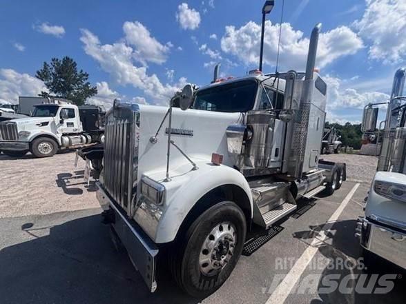 Kenworth W900B Tractor Units