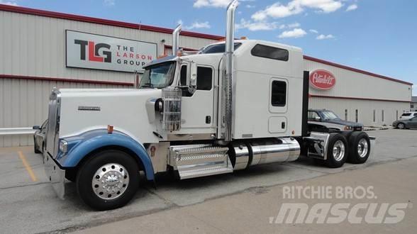Kenworth W900L Tractor Units