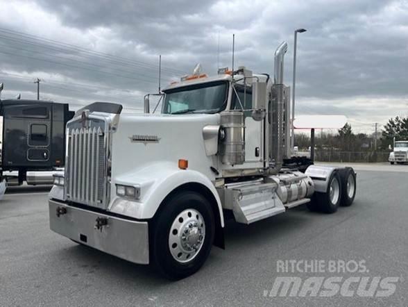 Kenworth W900L Tractor Units