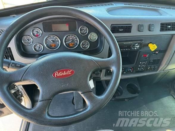 Peterbilt 337 Construction - Others