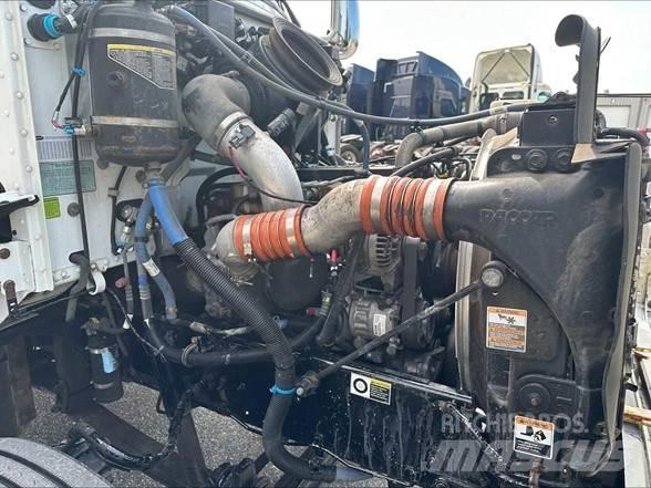 Peterbilt 337 Construction - Others