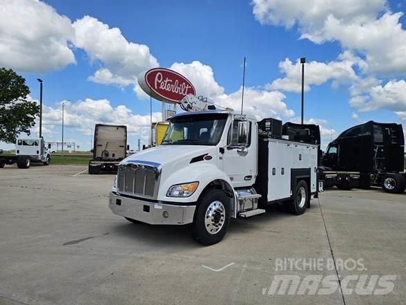 Peterbilt 536 Construction - Others