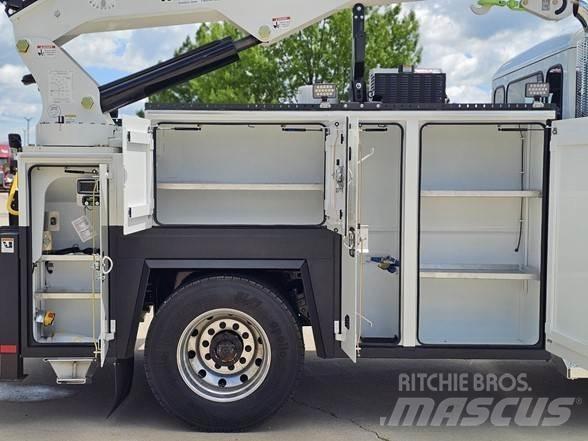 Peterbilt 536 Construction - Others