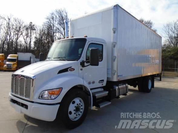 Peterbilt 536 Construction - Others