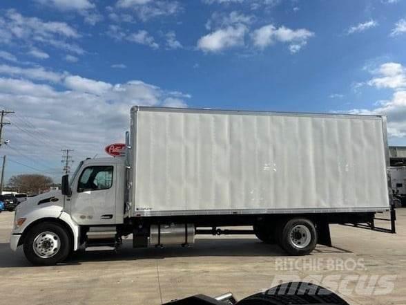 Peterbilt 536 Construction - Others