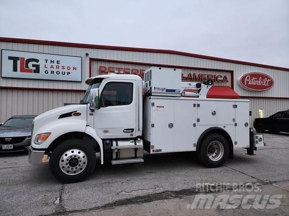 Peterbilt 536 Construction - Others